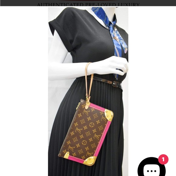 Louis Vuitton Monogram Summer Trunks MM GM Pochette She's big, fits phone - Picture 4 of 12
